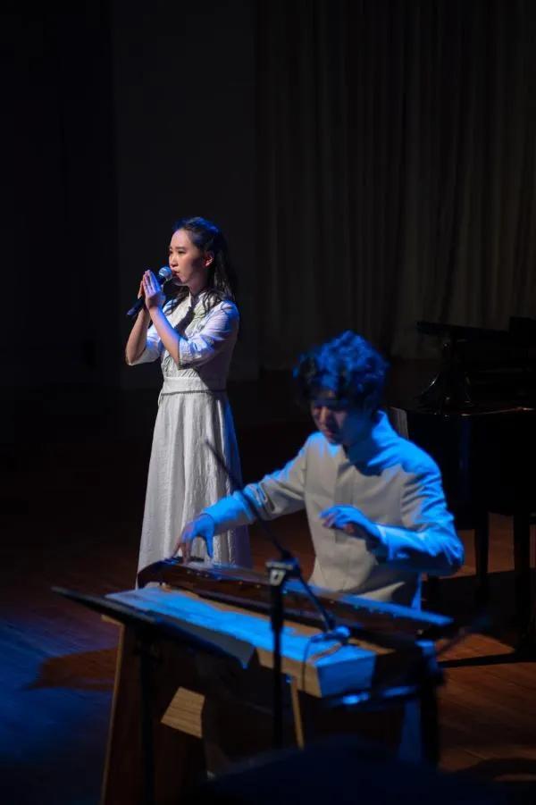 古琴卡通圖_彈古琴卡通_古琴卡通