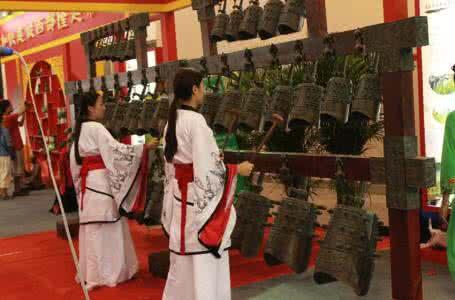 琴棋書畫的琴是古箏嗎_琴棋書畫的琴是古琴嗎_琴棋書畫古畫