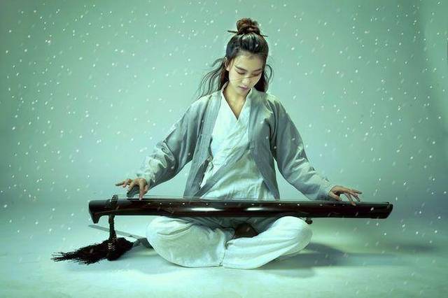 古琴名曲關山月，有什么魅力竟讓一位外國人冒著戰火也要去尋找？