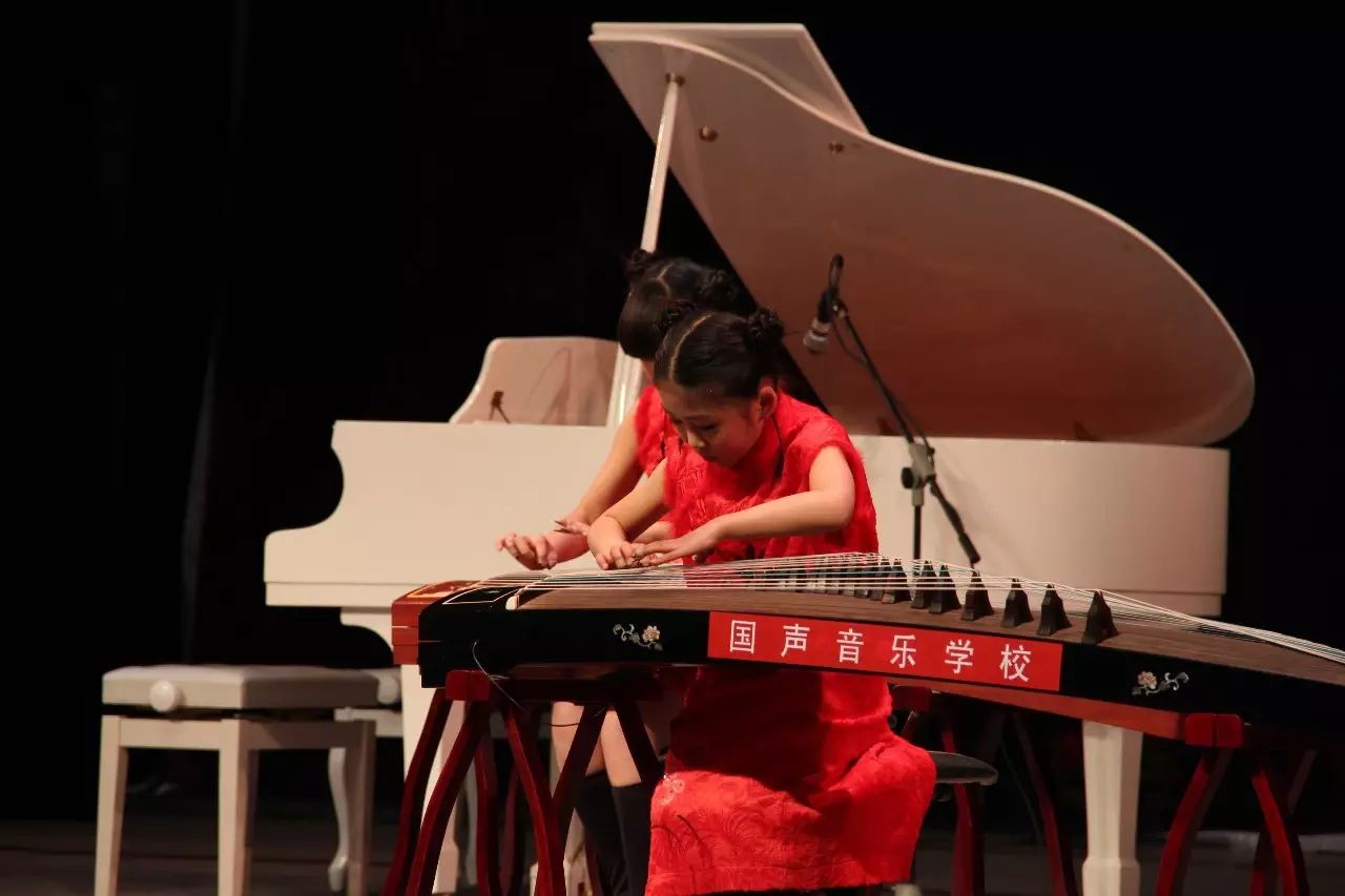 古箏和鋼琴哪個有氣質_鋼琴古箏氣質有哪些_鋼琴古箏