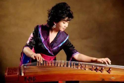 古箏托彈奏方法_古箏的雙托怎么彈_古箏托