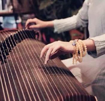 古箏學費貴不貴_古箏學費一般多少錢一年_古箏學費